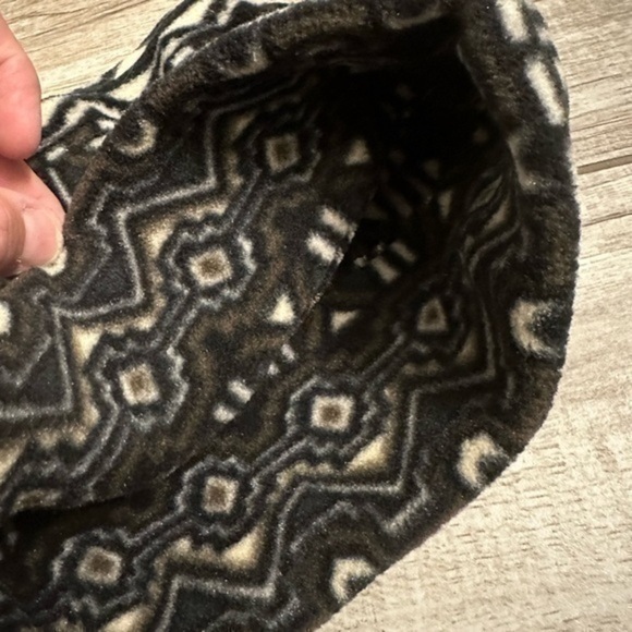 Winter Beenie Hat - Picture 2 of 4